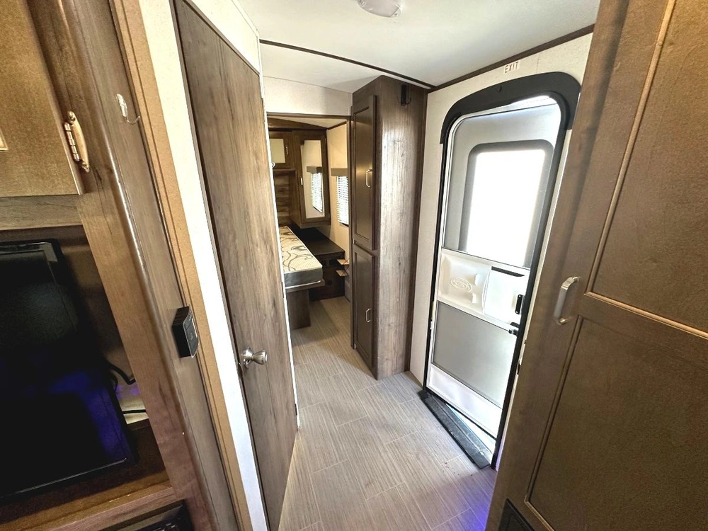 2020 Keystone Rv Passport Ultra-lite Gt Series 2521rl alt