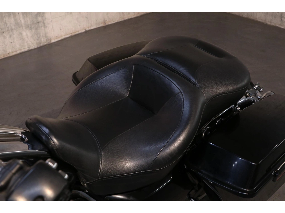 2010 Harley-davidson Street Glide Flhx alt
