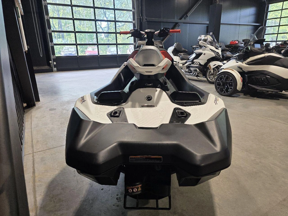 Sea-doo Spark Trixx 3up Syst Audio 2025 alt