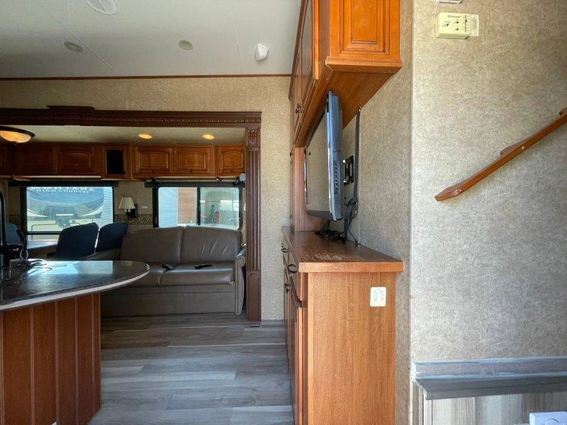 Heartland Big Horn 3800bh 2011 alt