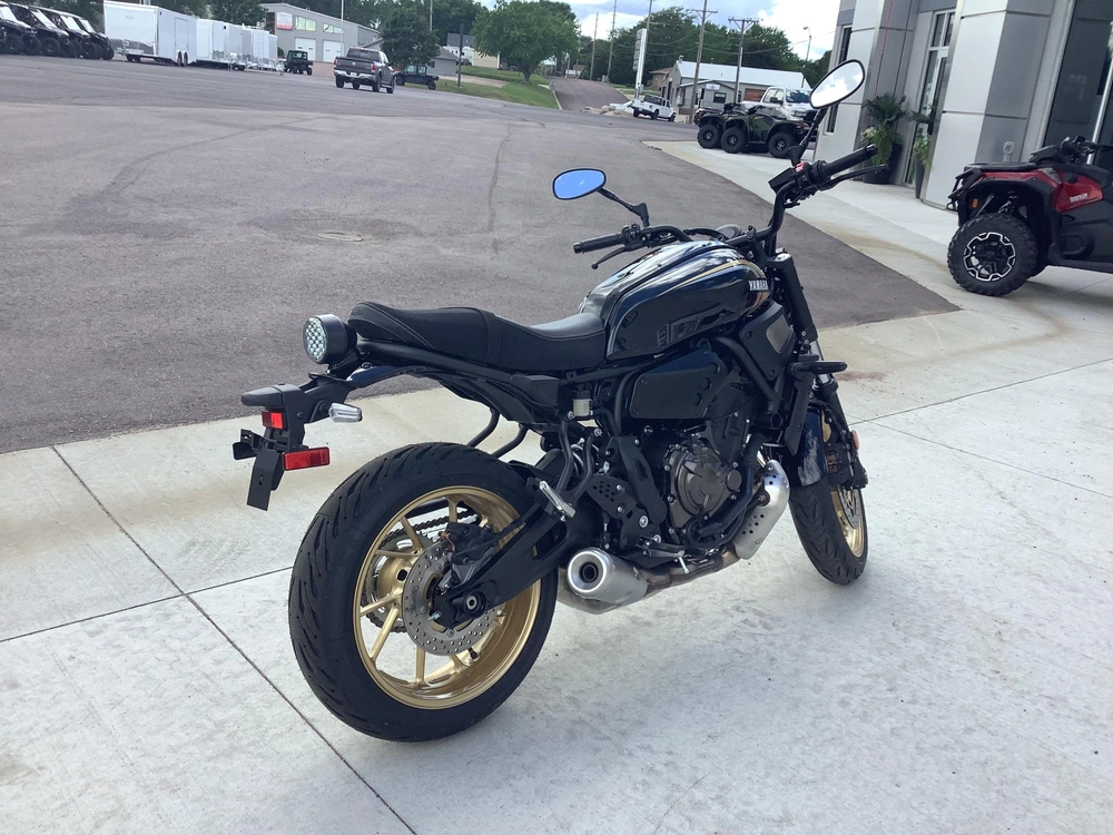 2026 Yamaha Xsr700tb alt