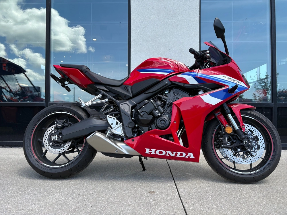 Honda Cbr650r E-clutch 2026 alt