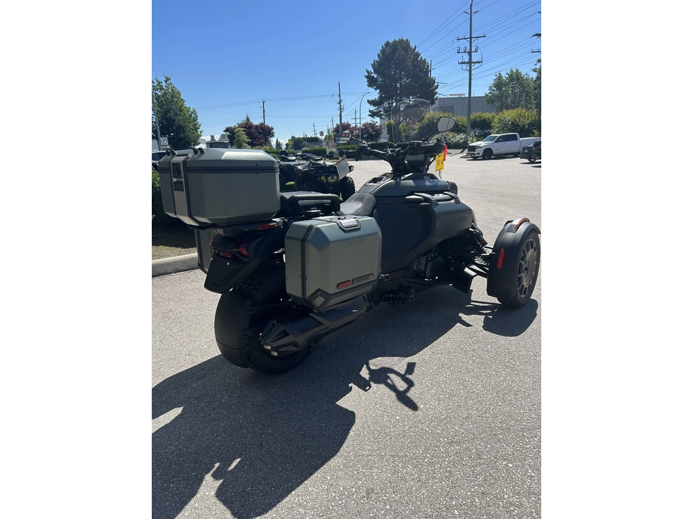 2026 Can-am Canyon Redrock alt