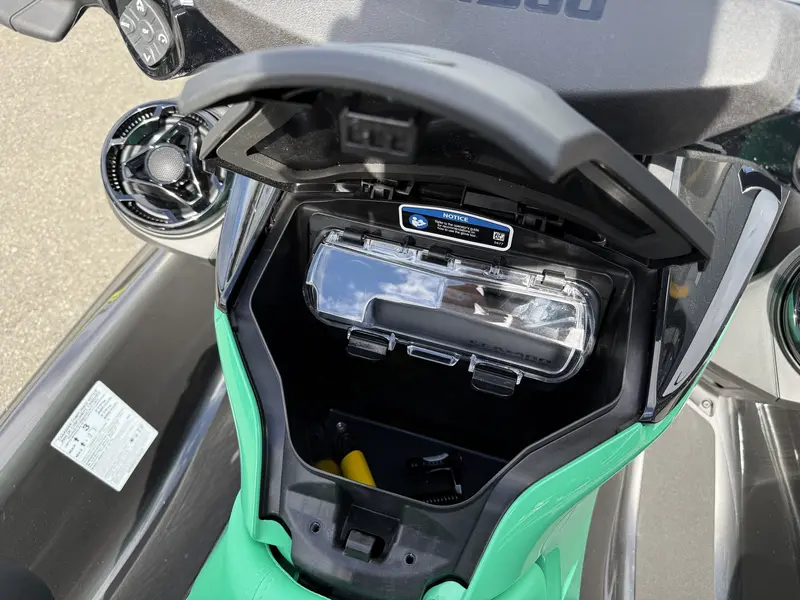 Sea-Doo GTI™ SE 170 (Sound system) 2026