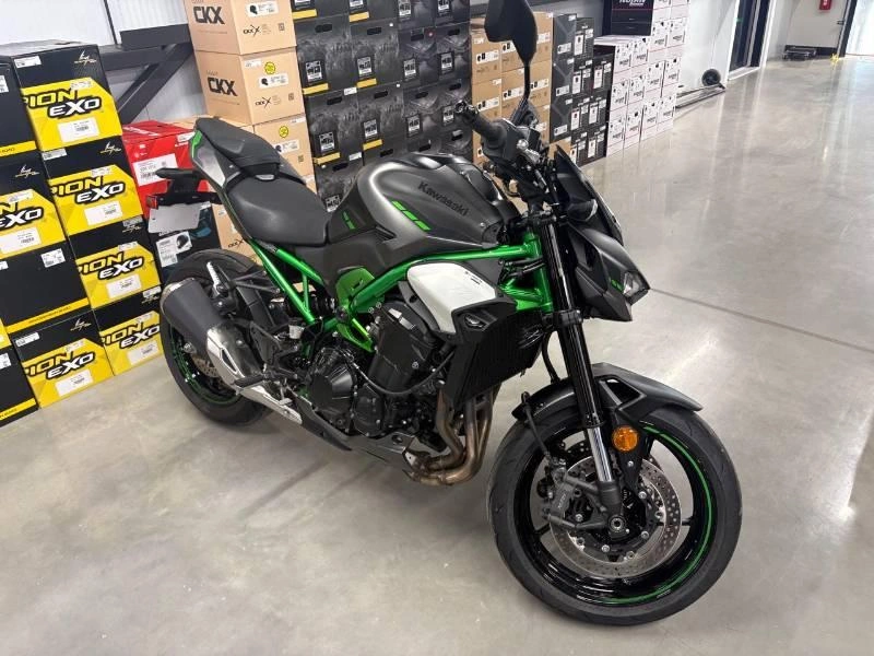 Kawasaki Z900 2025 alt