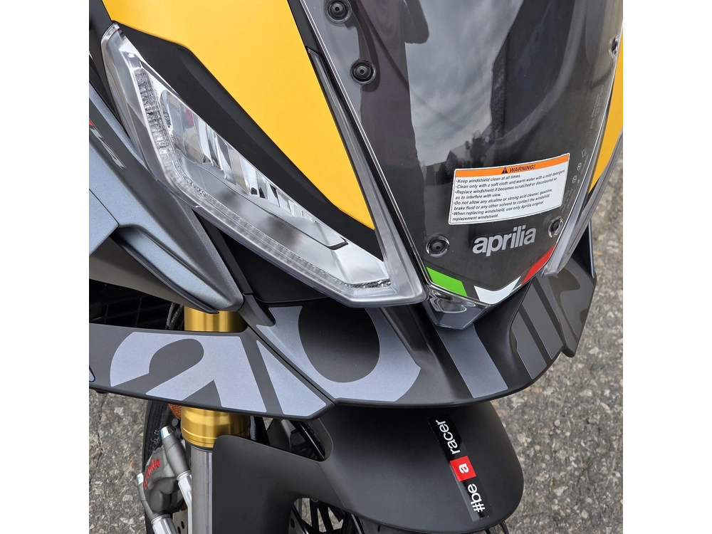 2026 Aprilia Tuono V4 alt