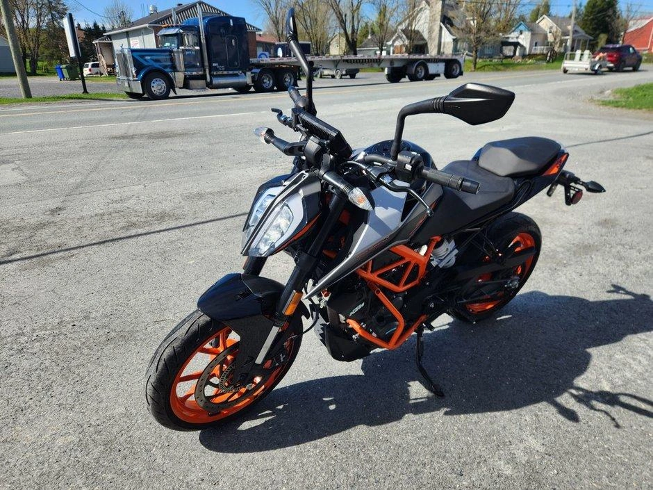 Ktm Duke 390 2022 alt