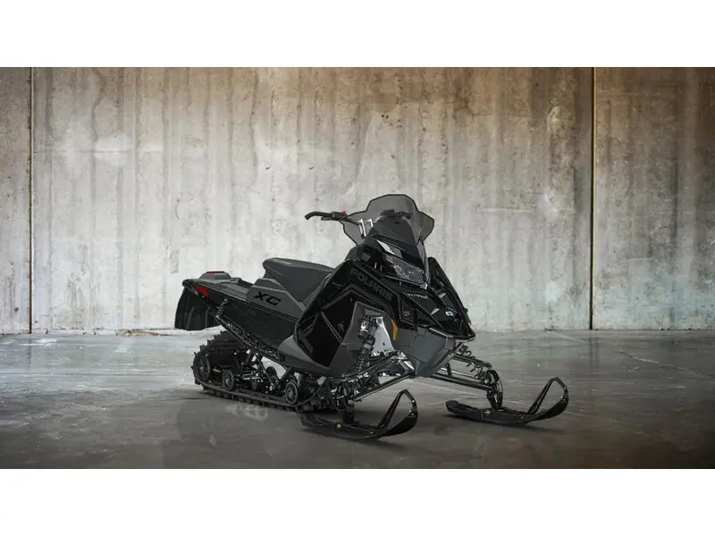 Polaris 850 SWITCHBACK XC 146 BLACK 2027