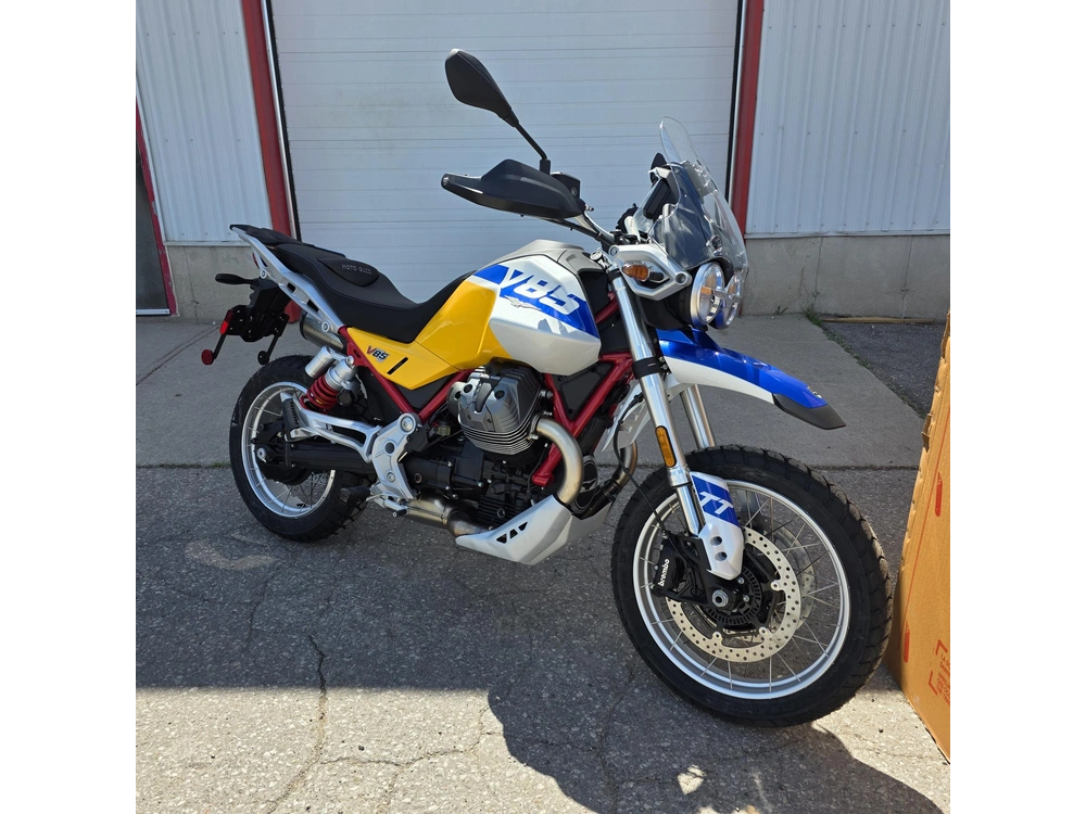 2027 Moto Guzzi V85 Tt alt