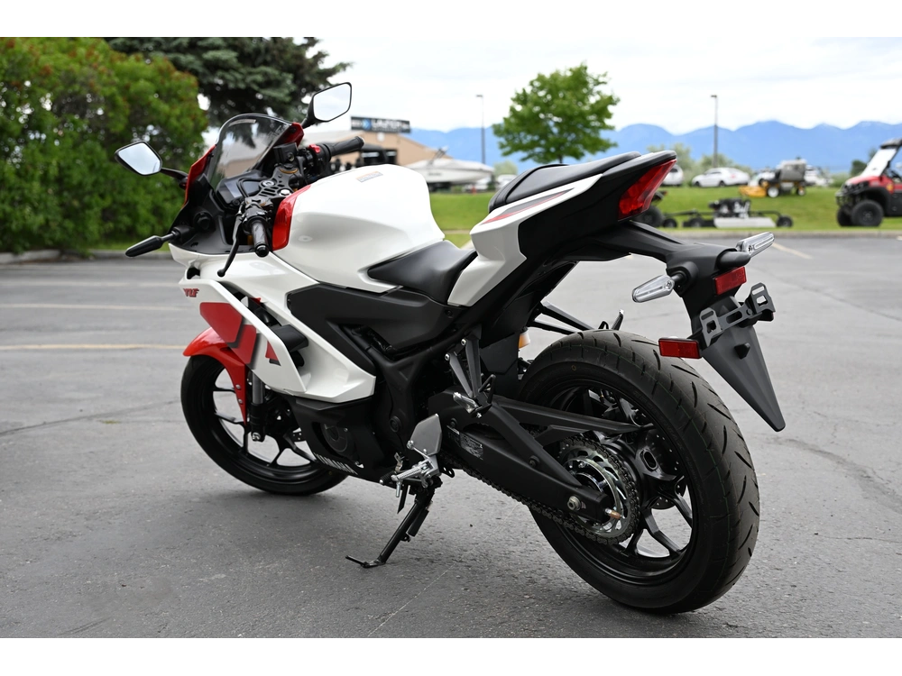 2026 Yamaha Yzf-r3 Abs 70th Anniversary Edition alt