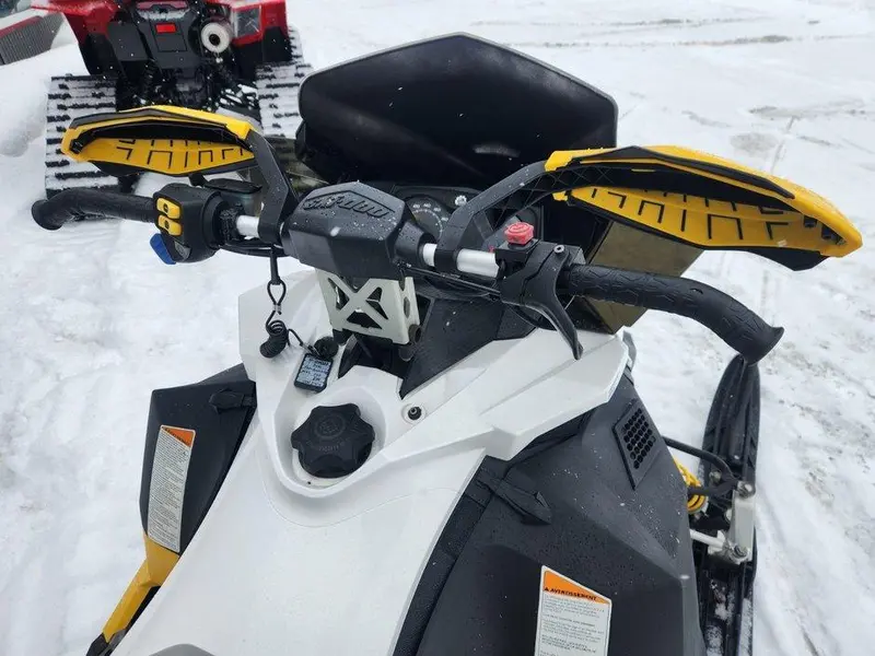 Ski-Doo MXZ TNT 800 R 2011