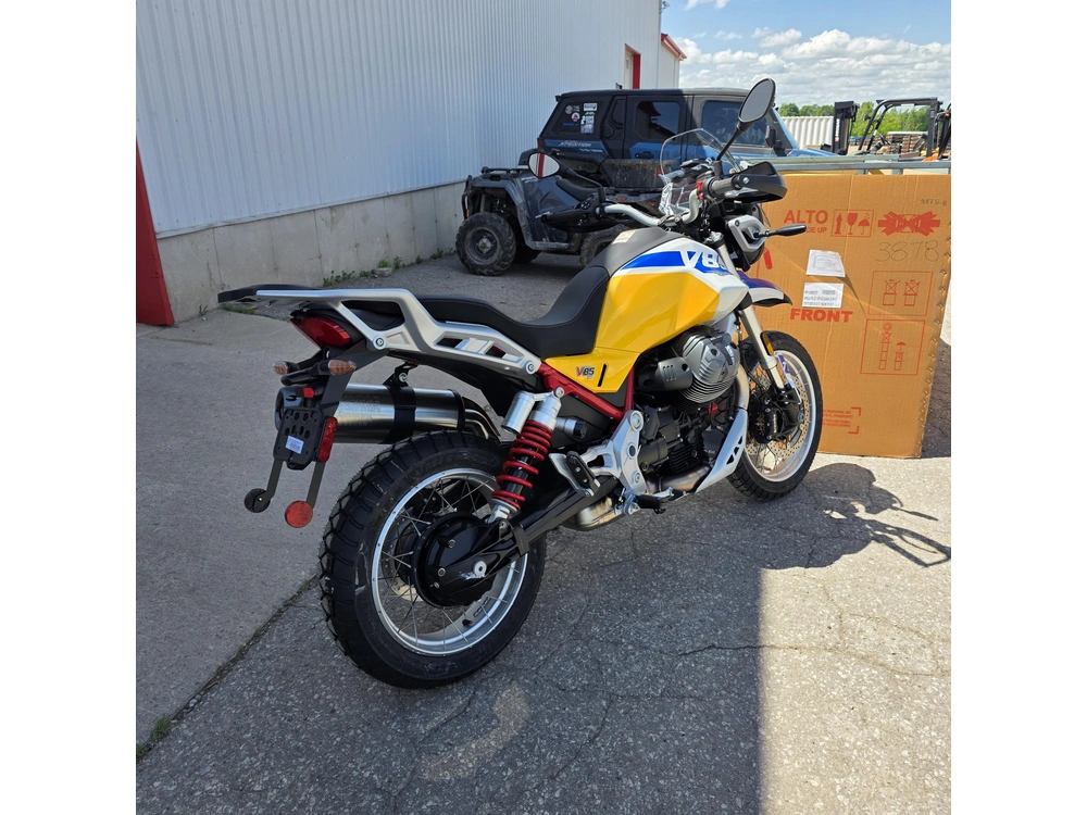 2027 Moto Guzzi V85 Tt alt