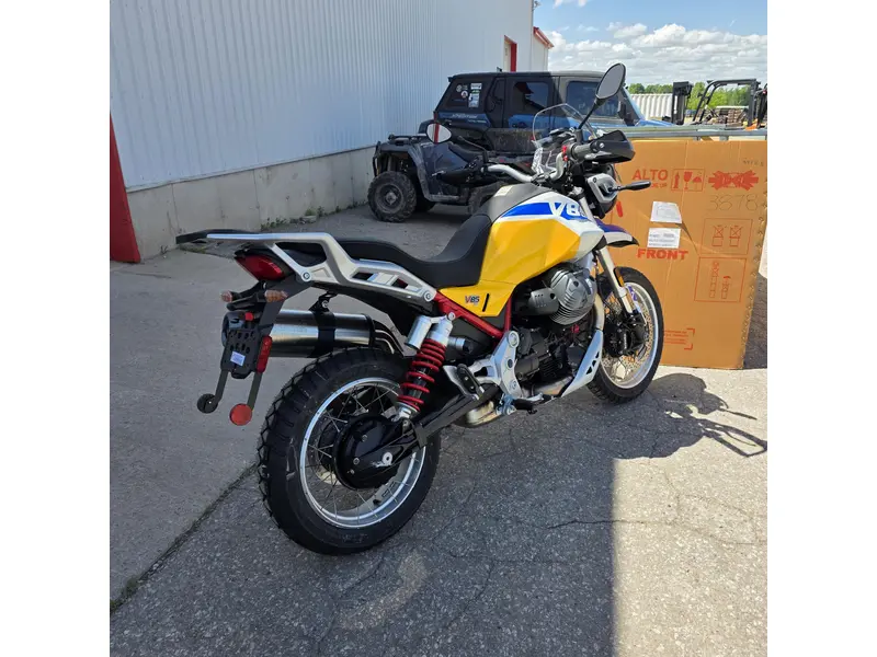 Moto Guzzi V85 TT 2027