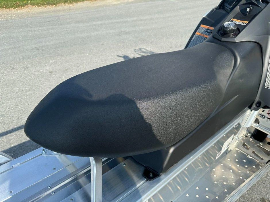 Polaris 550 Voyageur 155 E/s 2025 alt