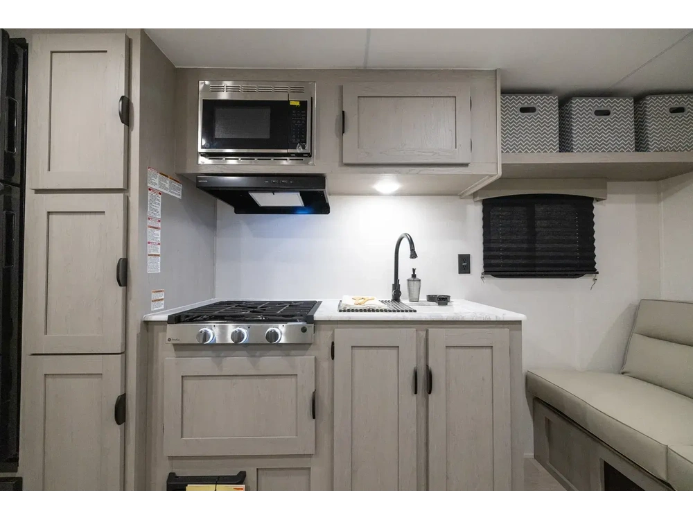 2026 Coachmen Clipper 26bh alt