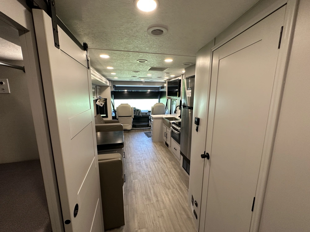Coachmen Pursuit 31es 2024 alt