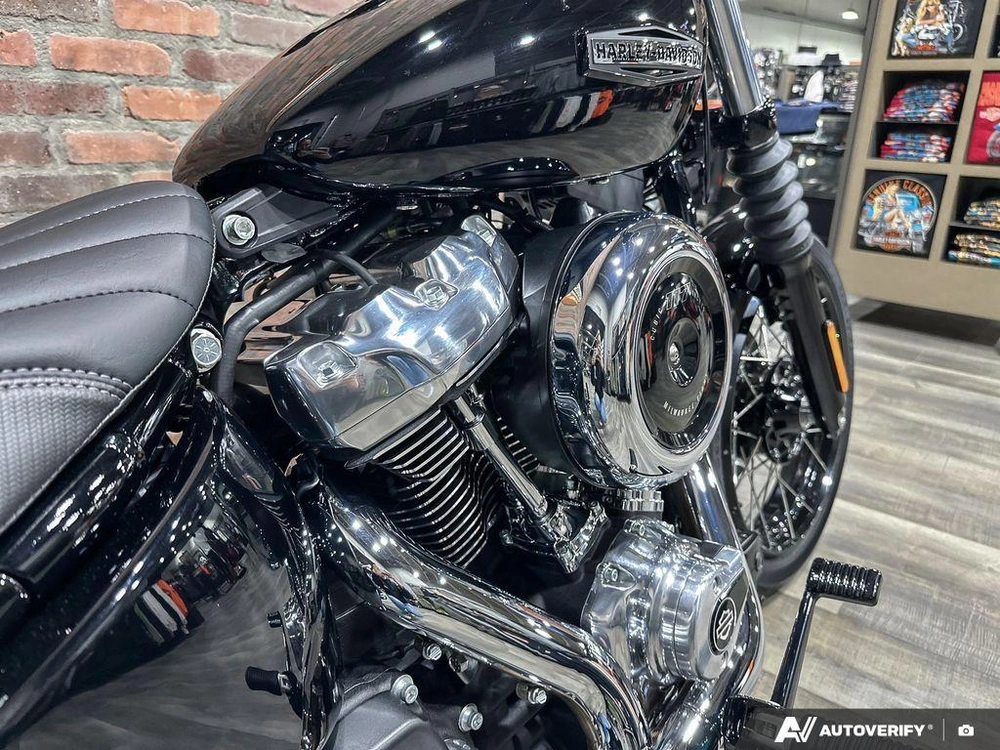 2026 Harley-davidson Street Bob alt