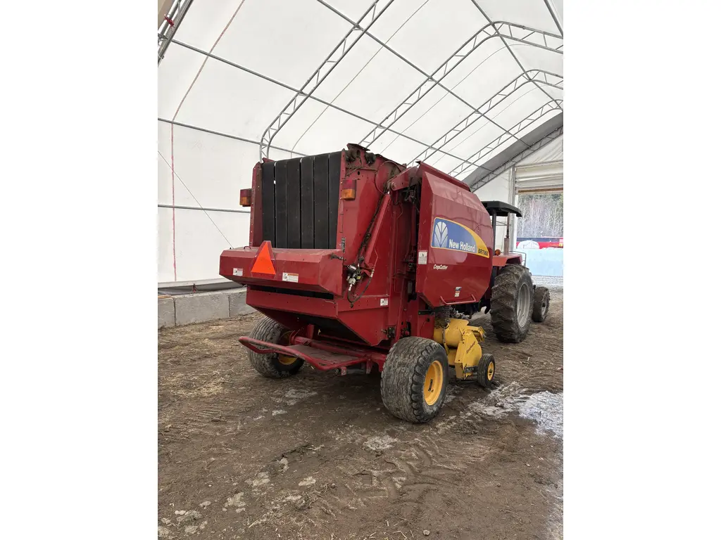 2017 New Holland BR7060