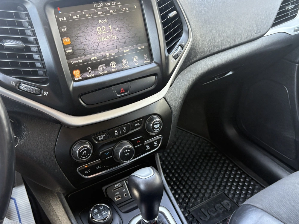 2018 Jeep Cherokee Trailhawk alt