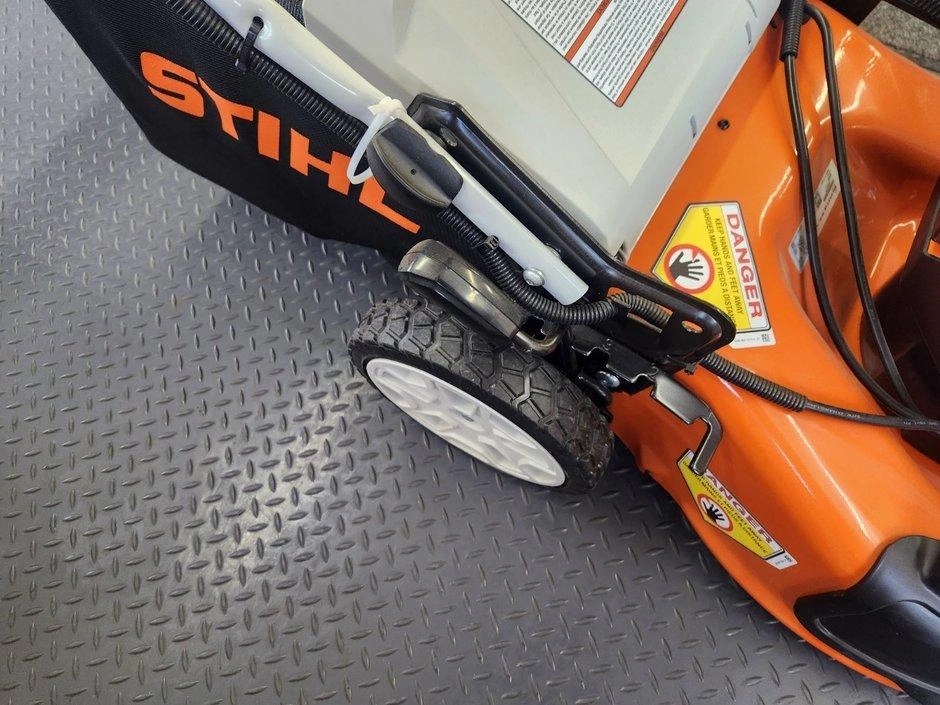 2025 Stihl Rma 510 V Avec Ap 300 Et Chargeur Al-301 alt