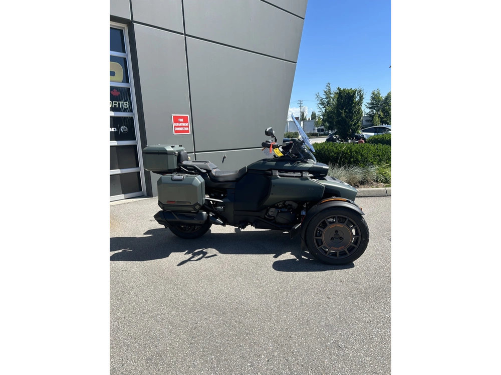 2026 Can-am Canyon Redrock alt