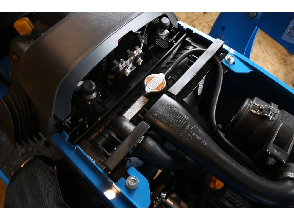None Ls Tractor Mt125 – 24.7hp alt