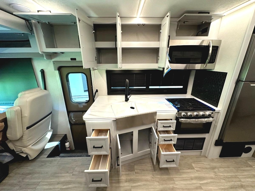 Coachmen Mirada 32ls 2024 alt