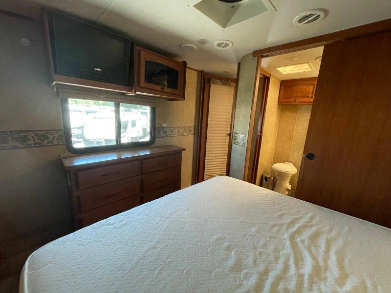 Heartland Big Horn 3800bh 2011 alt