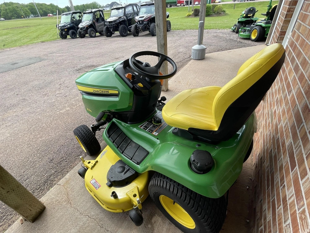 2022 John Deere X380 alt