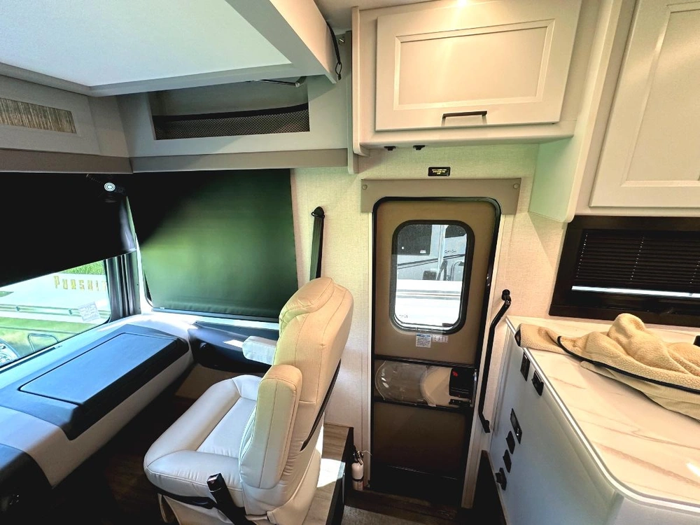 Coachmen Mirada 32ls 2024 alt