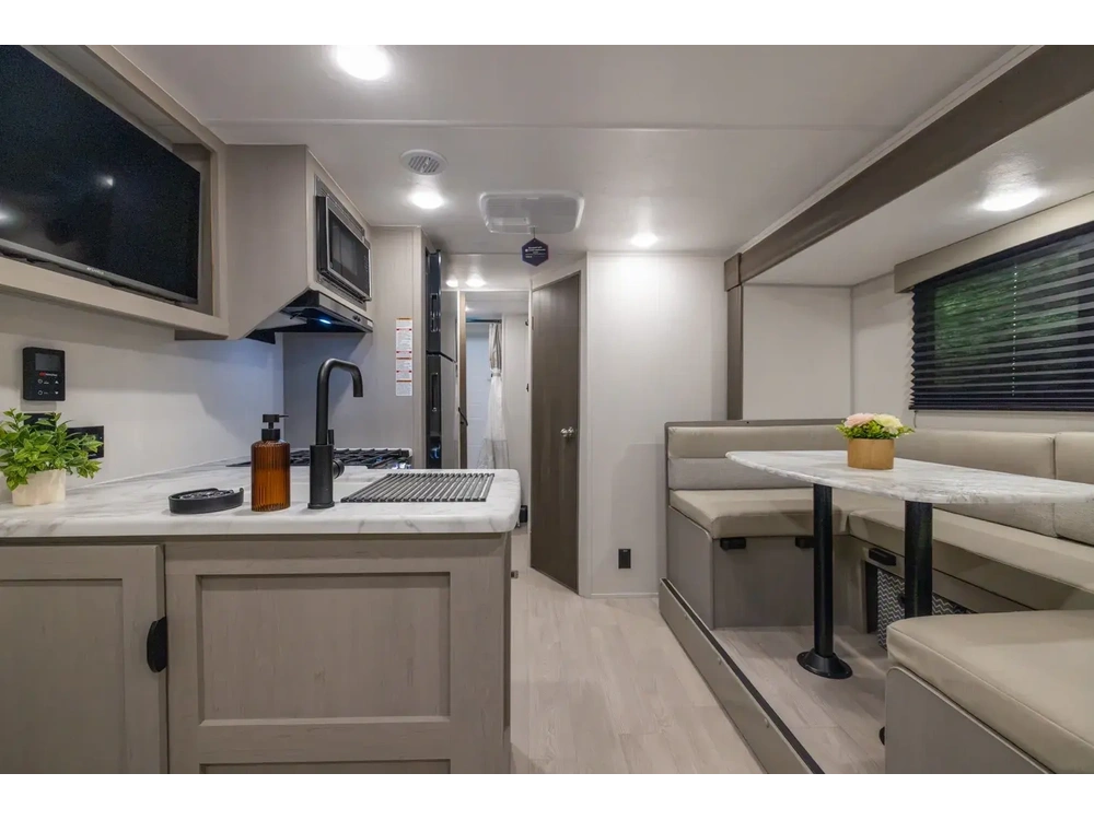 2026 Coachmen Clipper 22bhsr alt