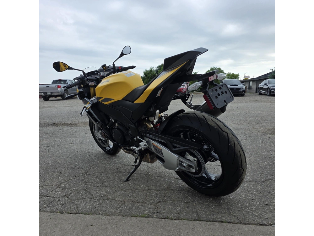 2026 Aprilia Tuono V4 alt