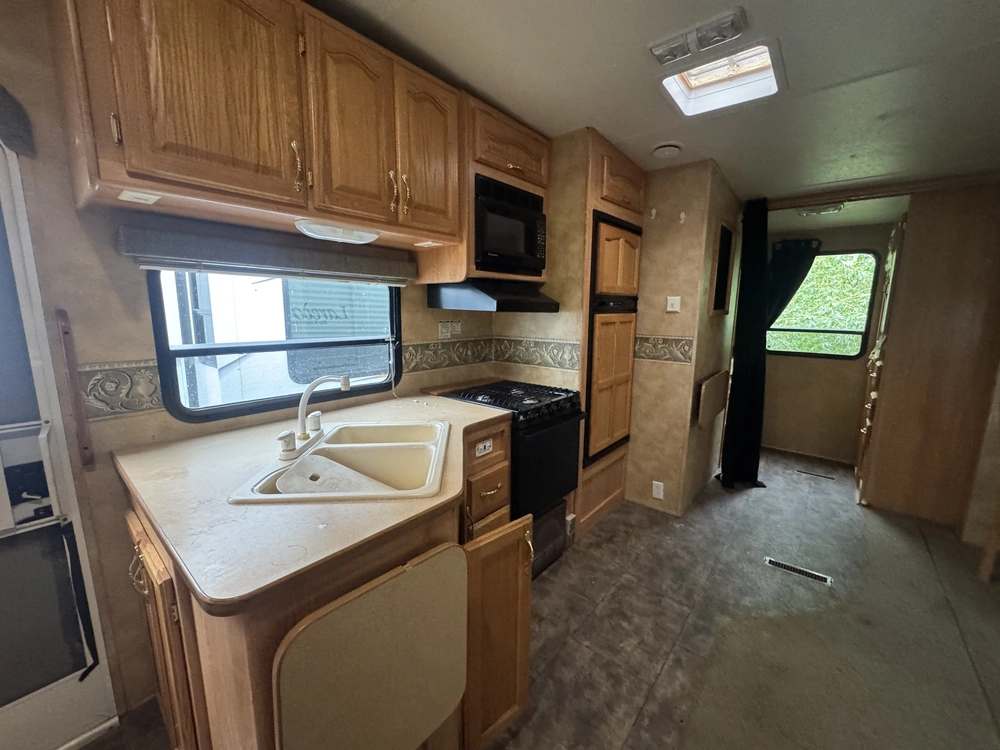 2005 Keystone Rv Laredo alt