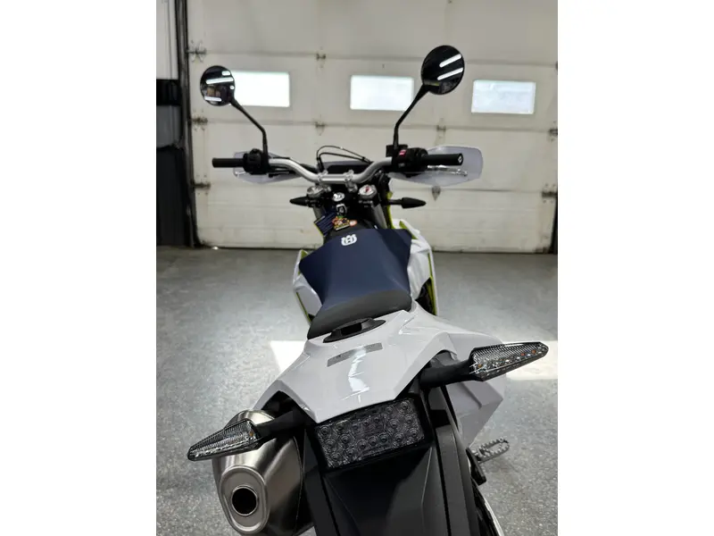 2027 Husqvarna 701 ENDURO