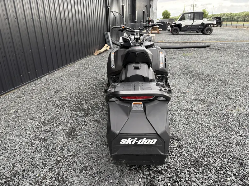 Ski-Doo RENEGADE X 900 ACE Turbo R RipSaw 1.25" E.S. 2023