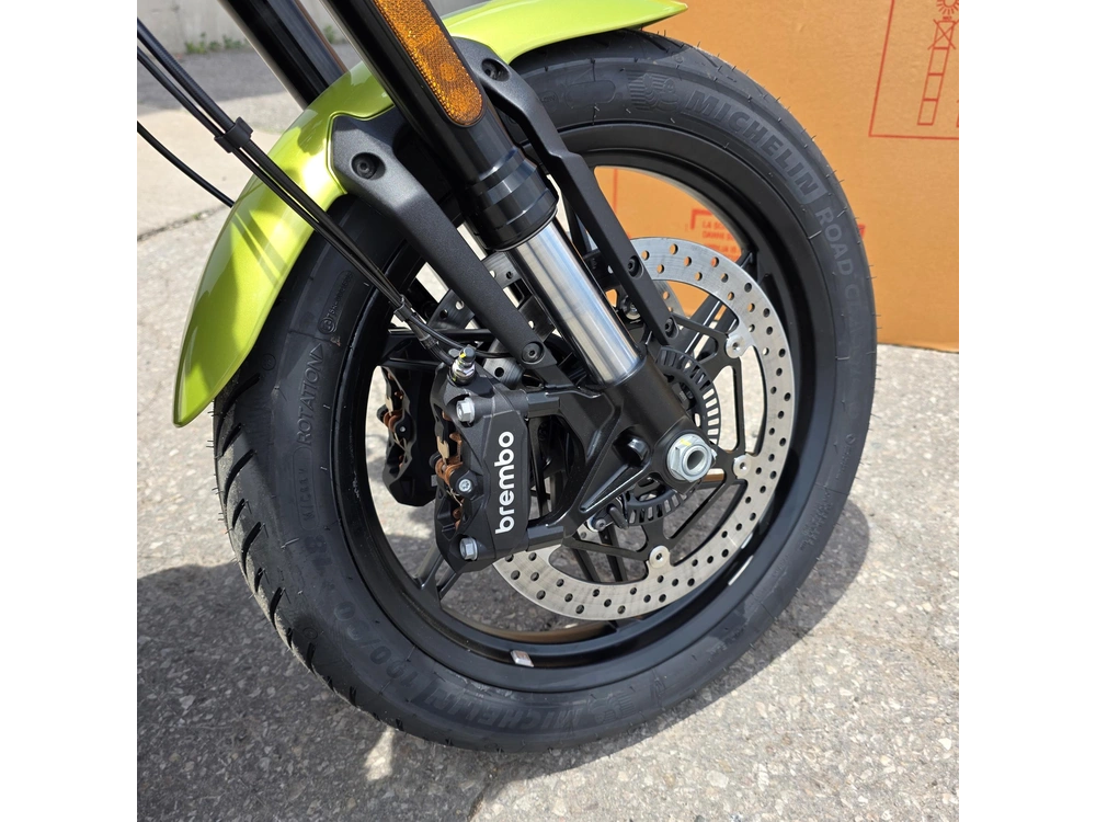 2026 Moto Guzzi V7 Sport alt