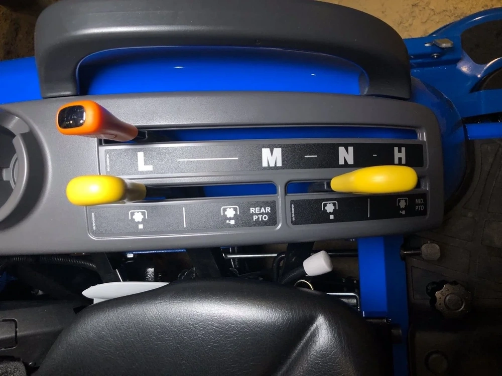 None Ls Tractor Mt225s – 24.7hp alt