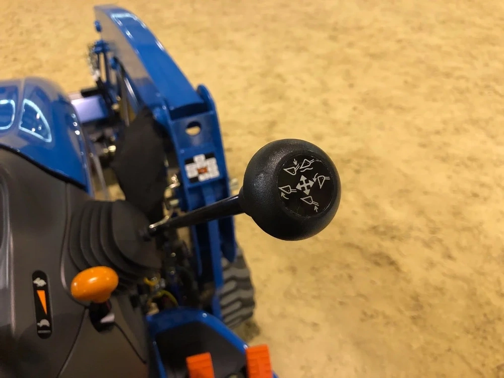 None Ls Tractor Mt125 – 24.7hp alt