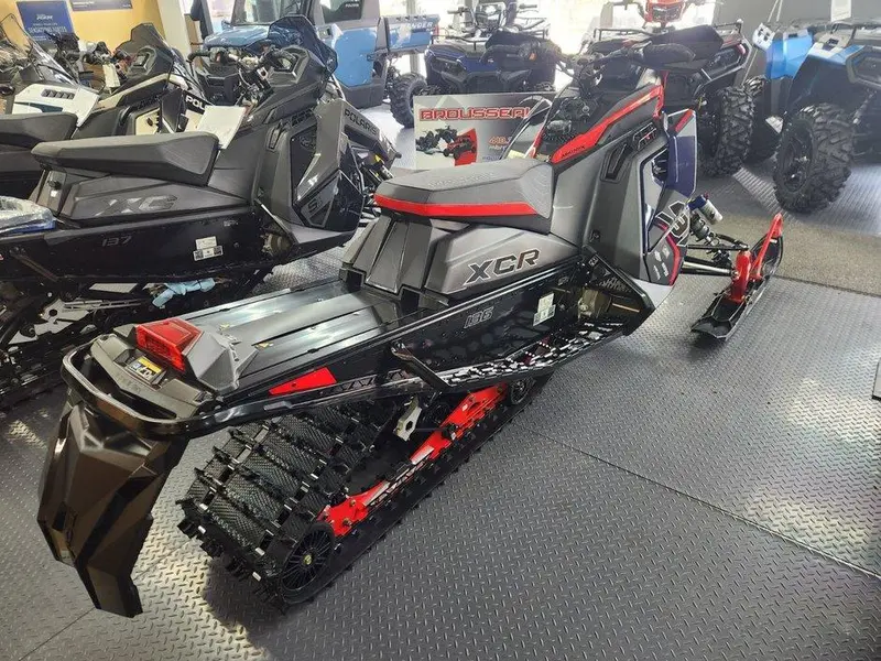 Polaris 9R INDY XCR 128 2025