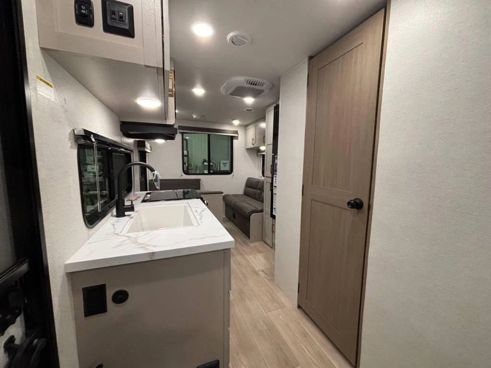Jayco Jay Flight Slx 210qb 2027 alt