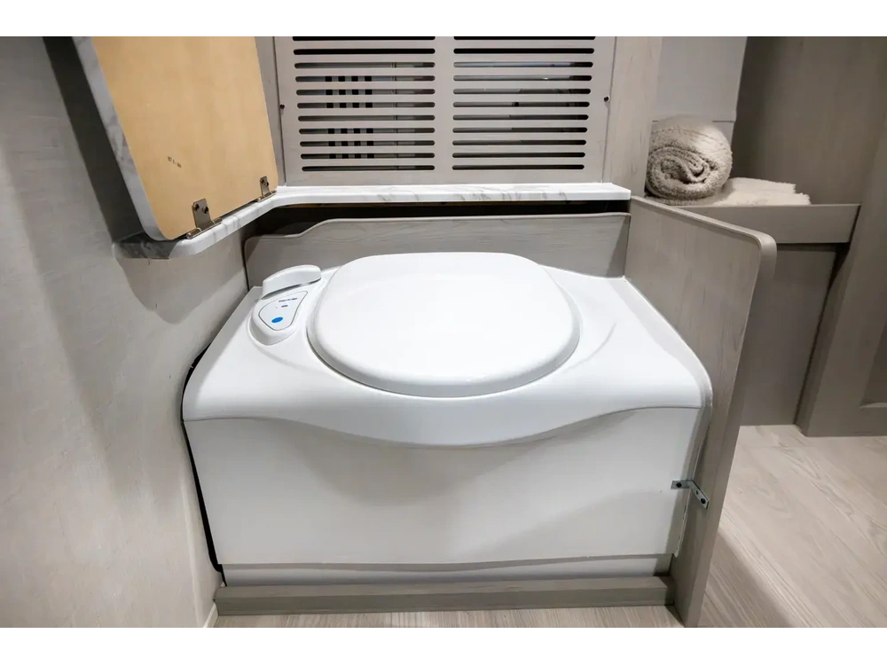 2026 Coachmen Clipper 11000rok alt