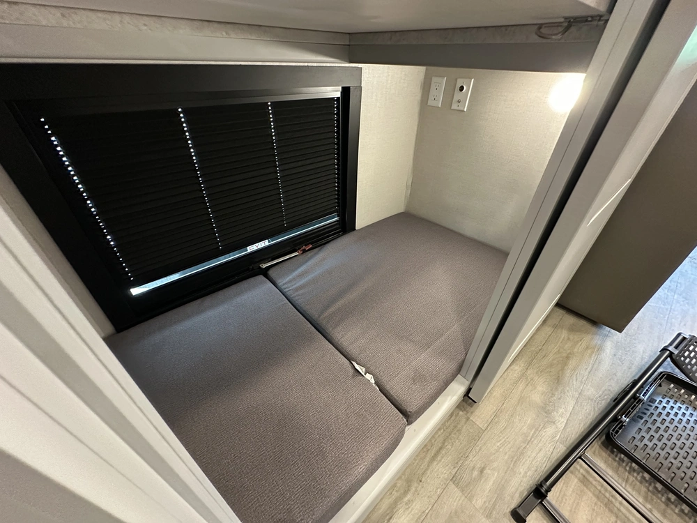 Coachmen Pursuit 31es 2024 alt