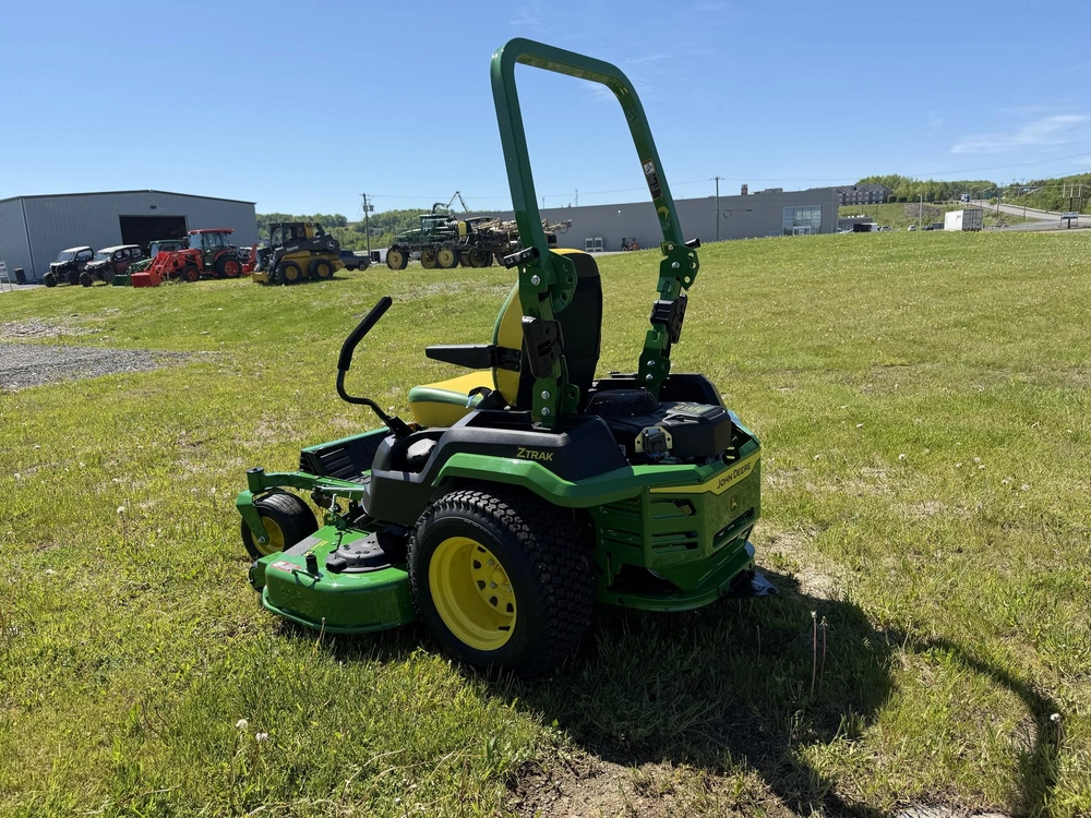 2026 John Deere Z545r alt