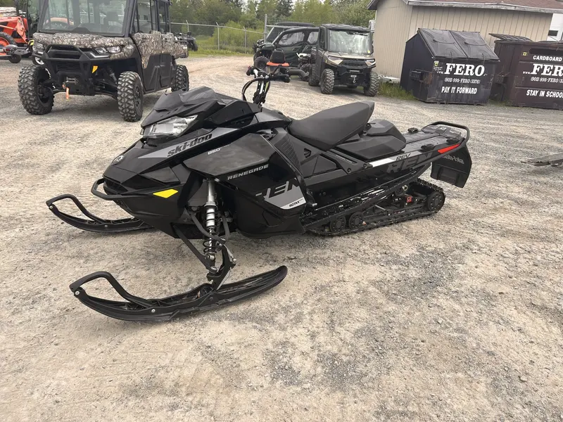 Ski-Doo Renegade 850 2019