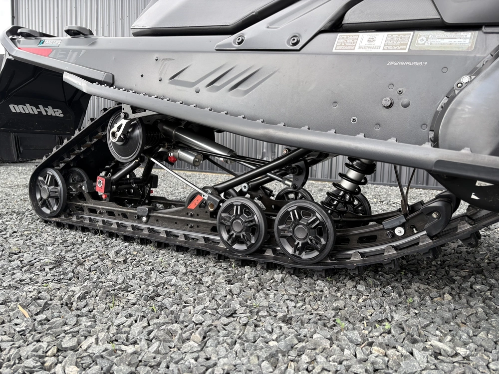 2025 Ski-doo Renegade X 900 Ace Turbo R Ripsaw 1.25" E.s. alt