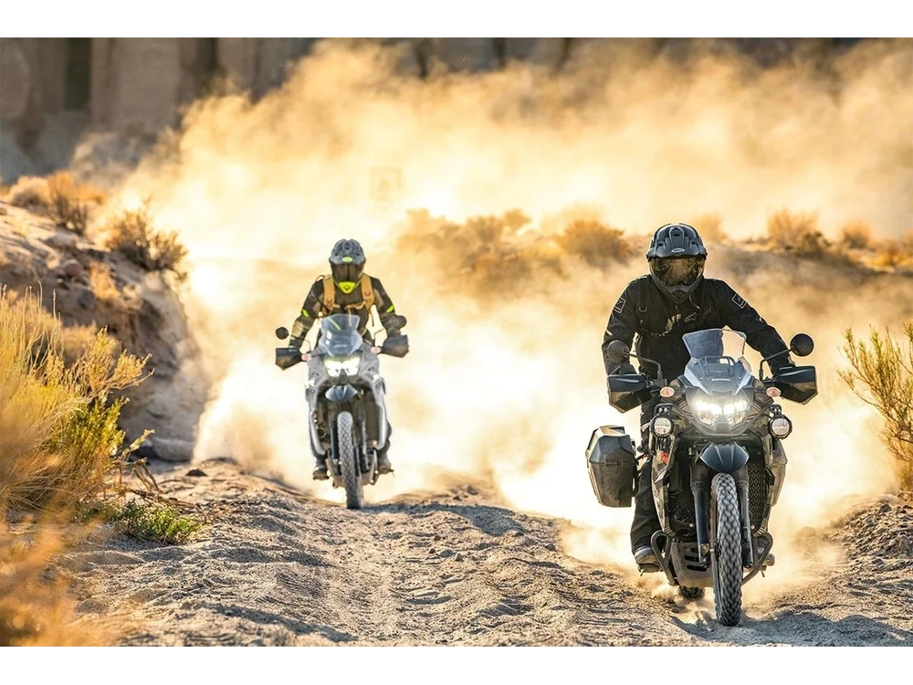 2026 Kawasaki Klr650 Adventure Cypher Camo Beige (matte) / Metallic Matte Carbon Gray alt