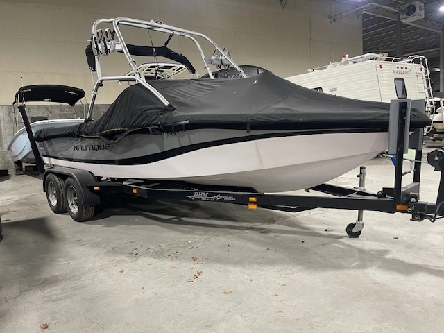 2006 Ski Nautique 216 Team Edition alt