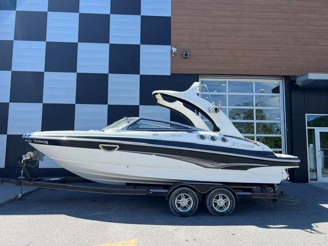 2009 Larson Lxi 238 alt