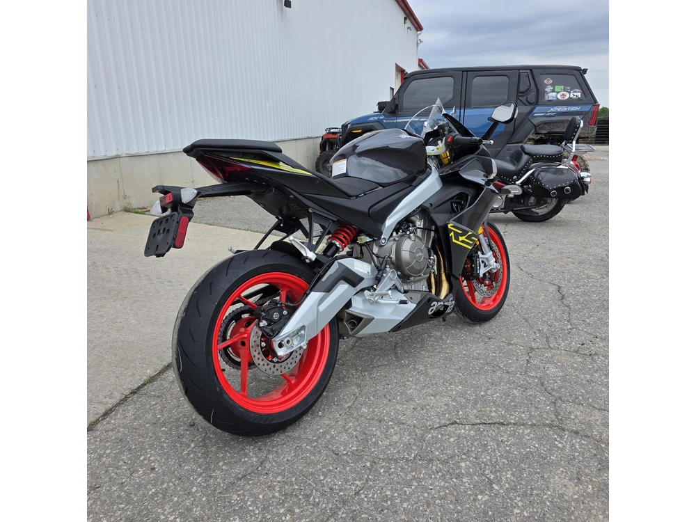 2026 Aprilia Rs 660 alt
