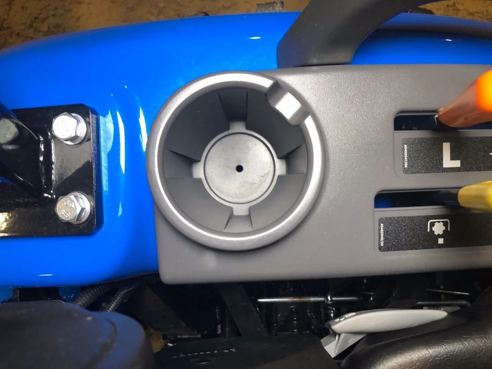None Ls Tractor Mt225s – 24.7hp alt